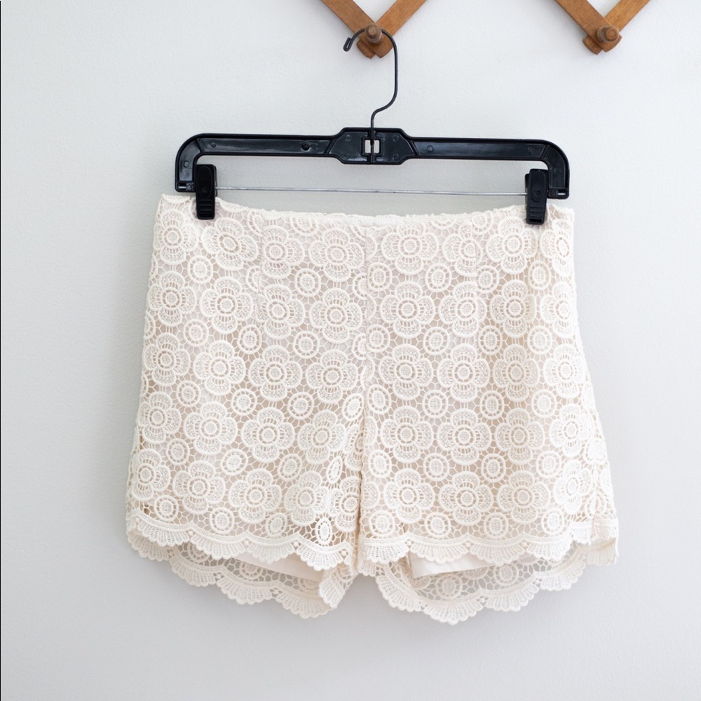 Banana Republic Cream Lace Shorts // Like New